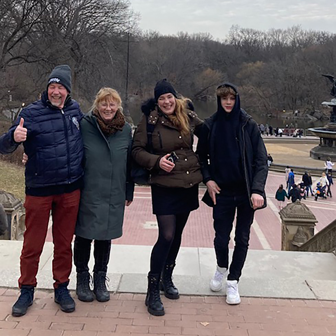 Alda Gloudemans - Wij Zijn HIER - Gezin