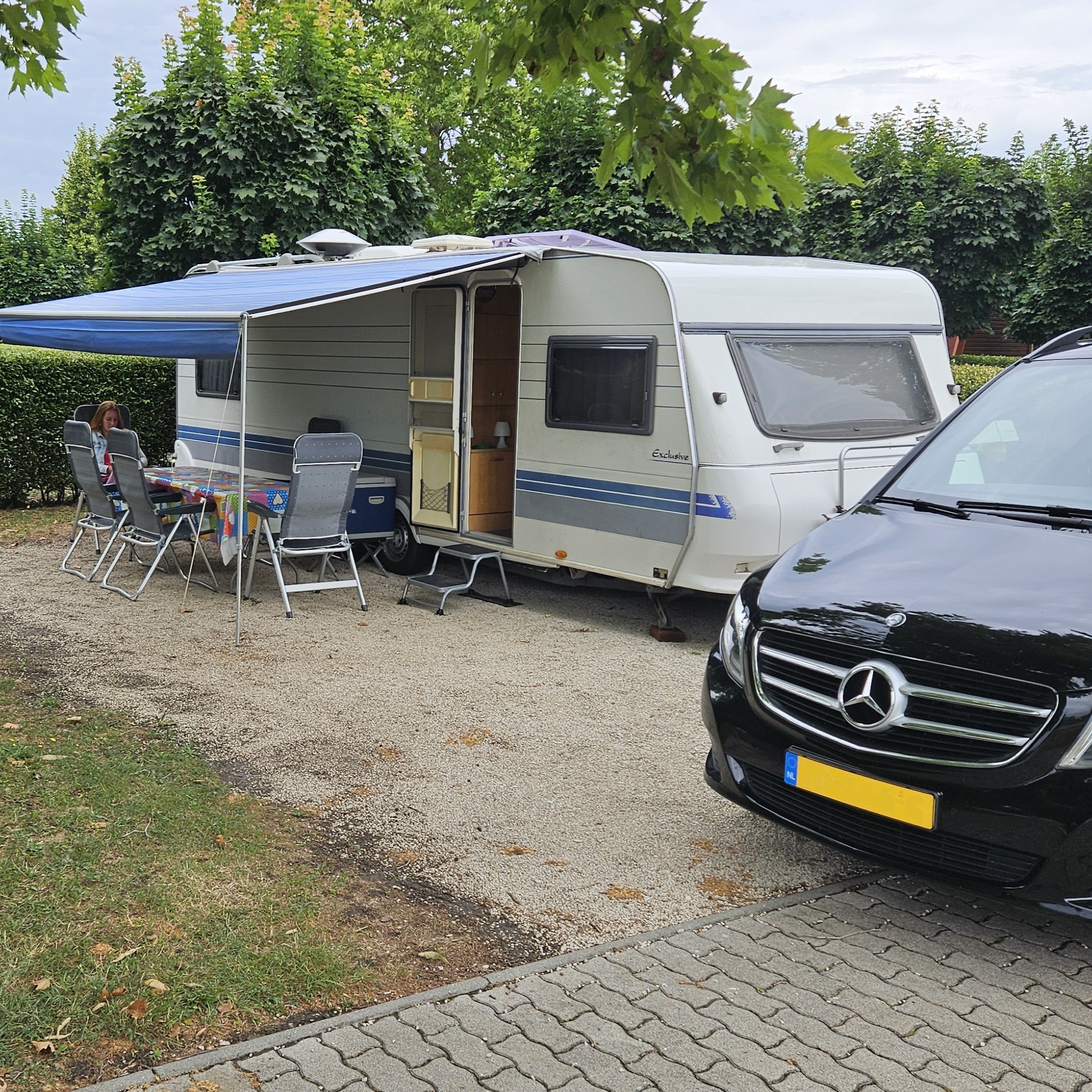 Jochen Hesselberth op de camping